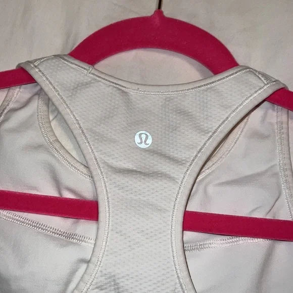 Lululemon longer line crop top/sports bra - Picture 4 of 6